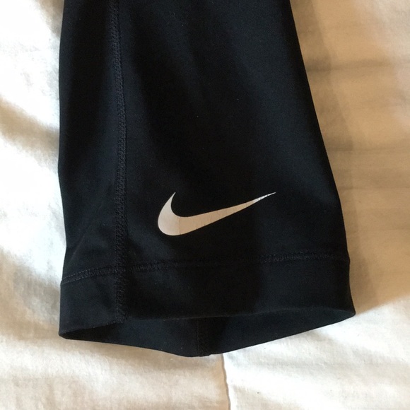 Nike Pro Crop Leggings - Picture 4 of 5